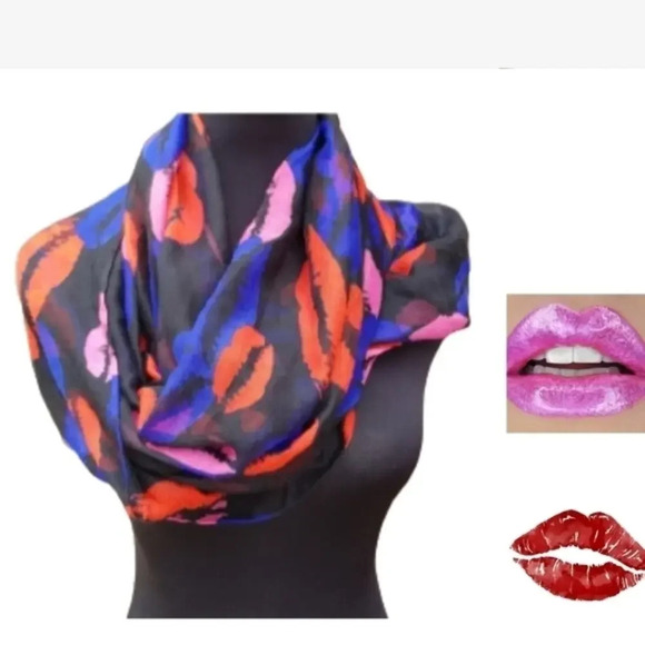S.WA.K‎ lipstick lips scarf NWOT - Picture 1 of 6